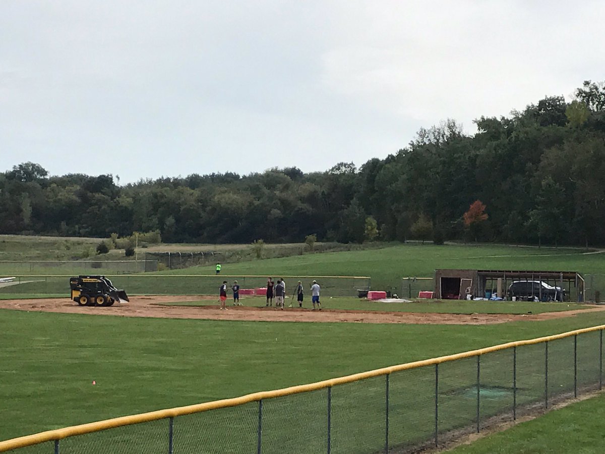 RFHS_Baseball's tweet image. Thank you to River Falls Youth Baseball volunteers for a weekend of field work making our school facilities better. #HeartOfAVolunteer