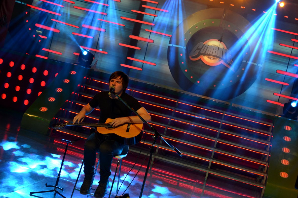 Nousomasestetw_'s tweet image. ¡Increíble lo que suena NahuelPennisi! Un lujo tenerlo con nosotros 😊

#CombatePregunta