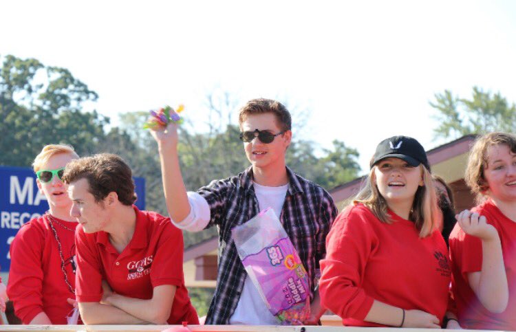 KyleKnudsen22's tweet photo. I look like a parent chaperone who immediately regretted volunteering for a field trip. https://t.co/ZJua0Lh52m