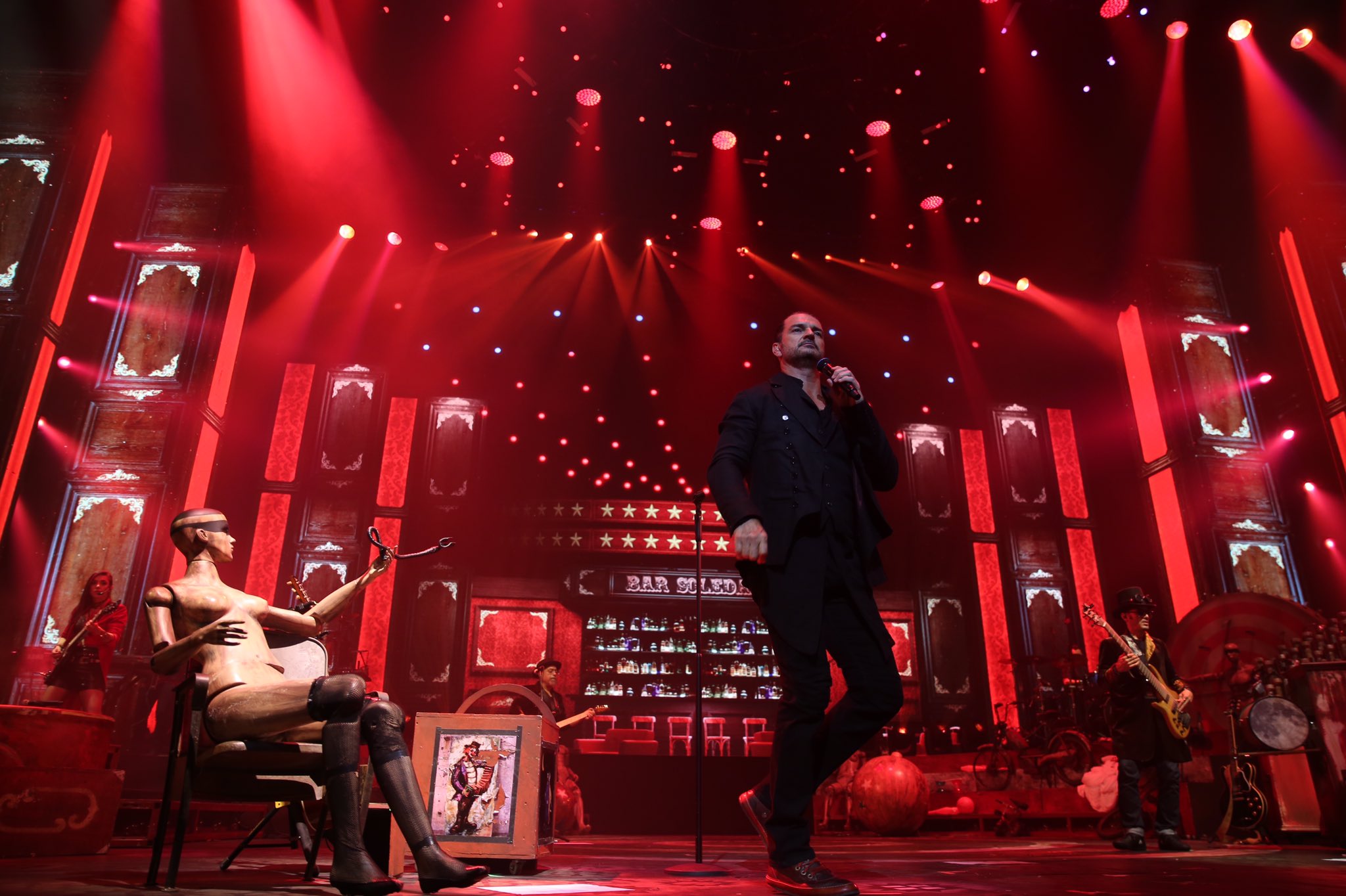 Ricardo Arjona ® on Twitter "Te Conozco, Señora, Mujeres. Volvieron al