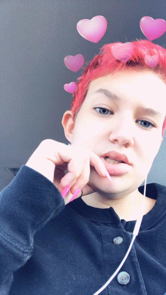 almightyanns's tweet photo. #itslgbt i,, am single and here for this so get @ me :)) https://t.co/ugvJItox8v
