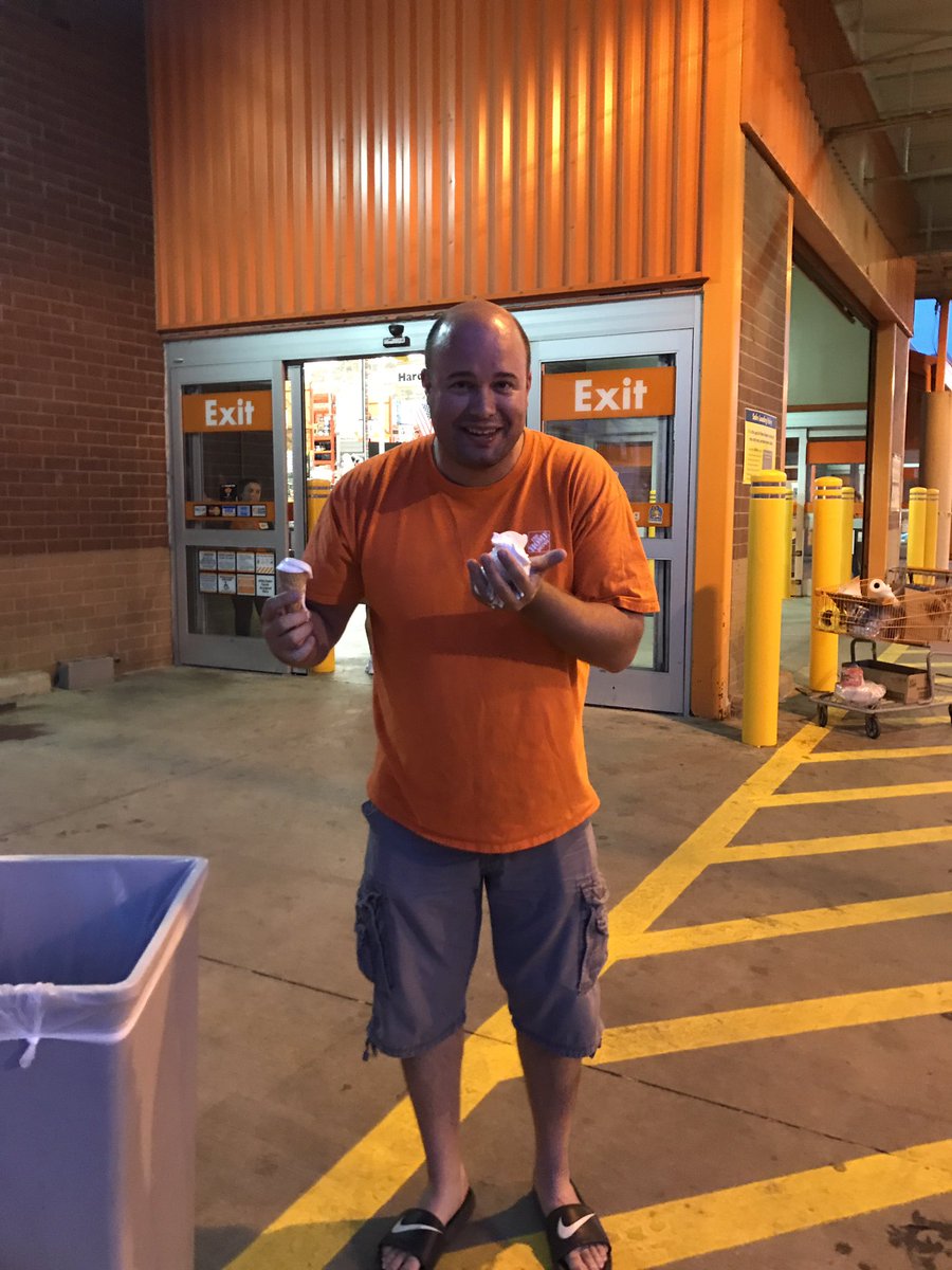 SteinmanApril's tweet photo. success sharing celebration! Tailgate party!! BBQ food truck, games and ended w/ Drench a manager!!! @dcbellah @McFarrenGary @WinsorKathryn https://t.co/s9tEn2ubBl