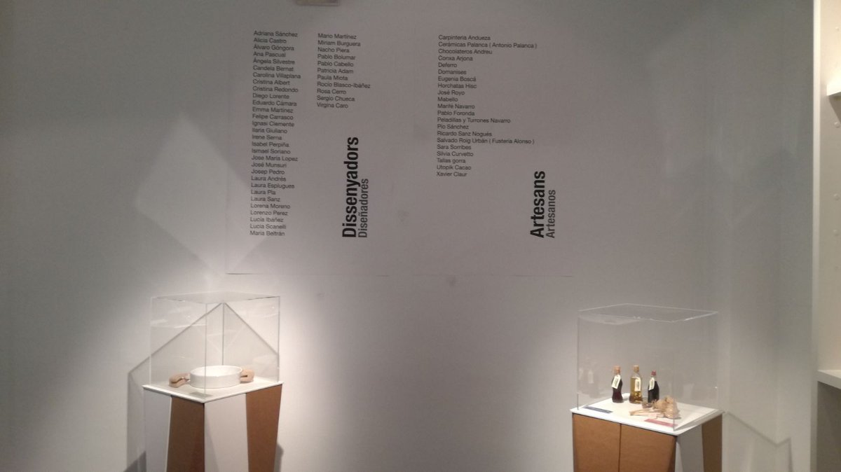 mmtoran's tweet photo. Todo a punto para inaugurar el 21 a las 19 hr. Mis alumnos presentan diseños desarrollados con artesanos. En @GVAartesania durante @VDW_info https://t.co/HdjjHaUABH