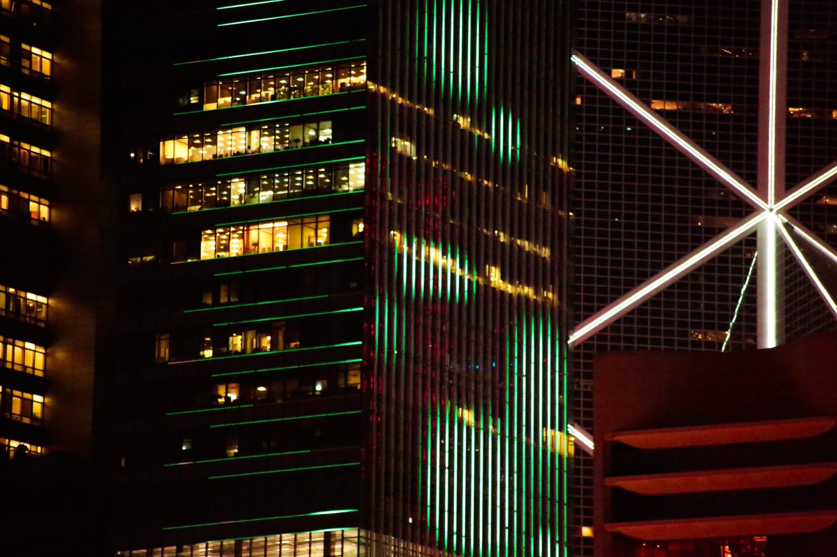 maxterism's tweet photo. #HongKong #night https://t.co/OXaXzOrloc