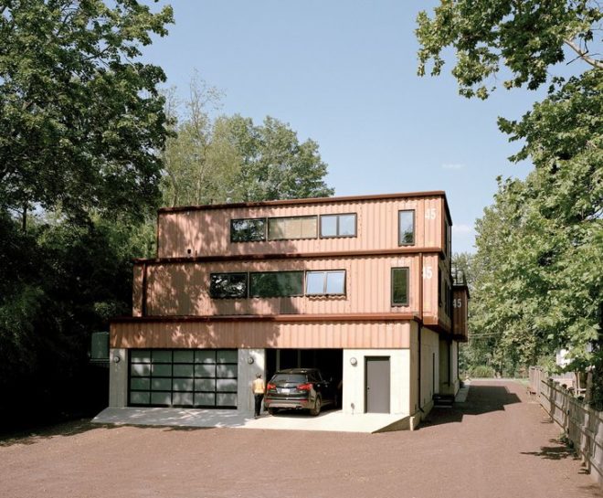 Maison conteneur sur 3 niveaux avec 11 #conteneurs maritimes bit.ly/2h8k02f <a href="/construire_tend/">Construire Tendance</a> #MaisonConteneur #Innovation