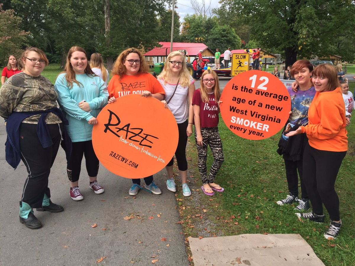 TVHSRAZE's tweet photo. TVHS Raze in the Homecoming Parade! #razewv https://t.co/CiPqmETldq