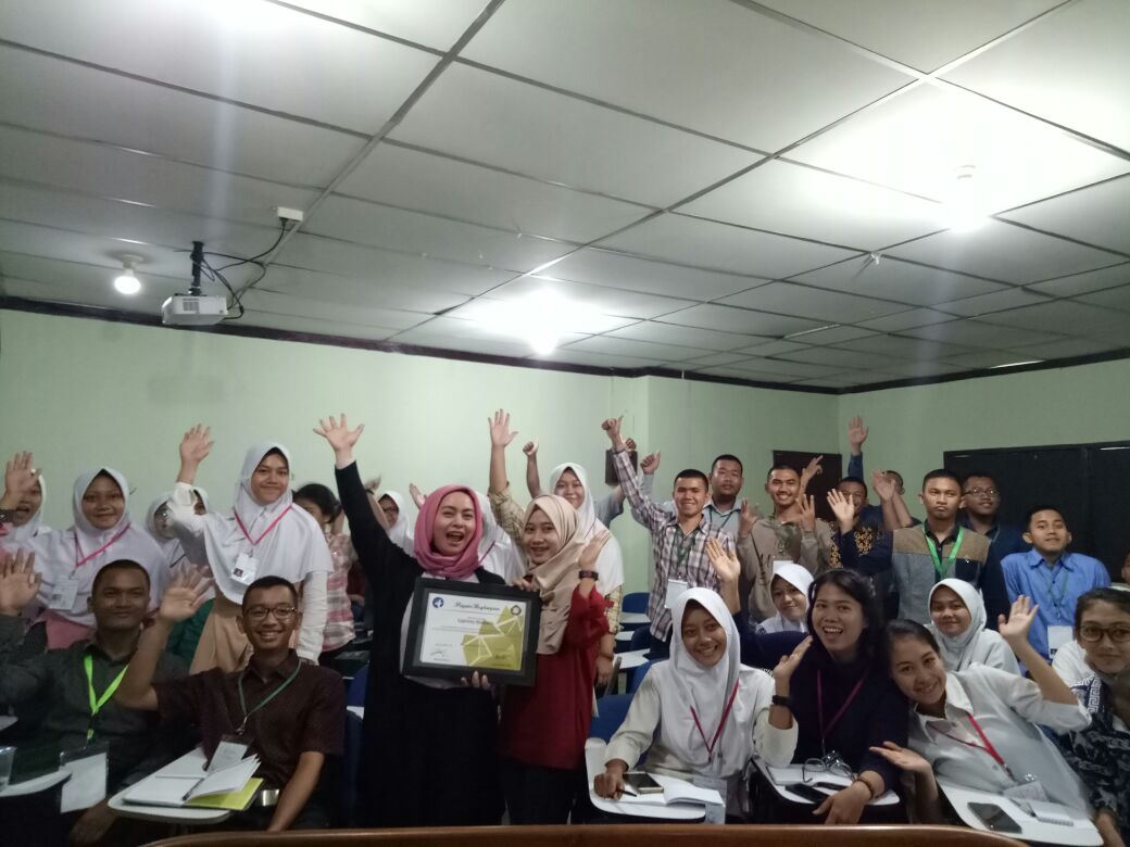 mrshananto's tweet photo. #workingthisweekend bareng MoInves ke Univ. Thamrin. Seru ya masih mahasiswa udh punya akses investasi digital! Juwarrak! https://t.co/fweKQMvYTt
