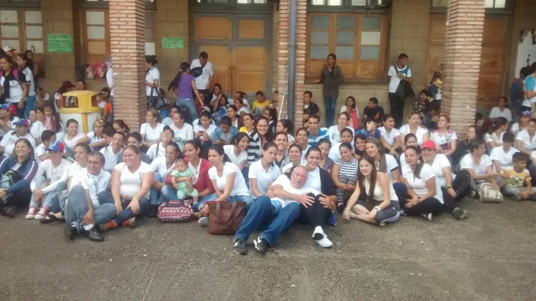 #micromisiontachira2017 #chambajuveniltachira2017 <a href="/YONANEDGARDO/">YEOP</a> <a href="/JauaMiranda/">Elías Jaua</a> <a href="/charlychaves/">Charly Rojas Chaves</a> <a href="/NicolasMaduro/">Nicolás Maduro</a> gracias