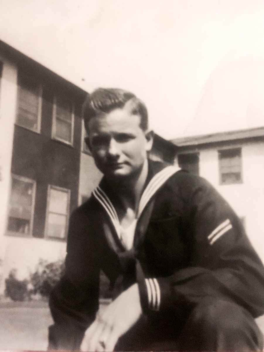 reddwingo's tweet image. My daddy