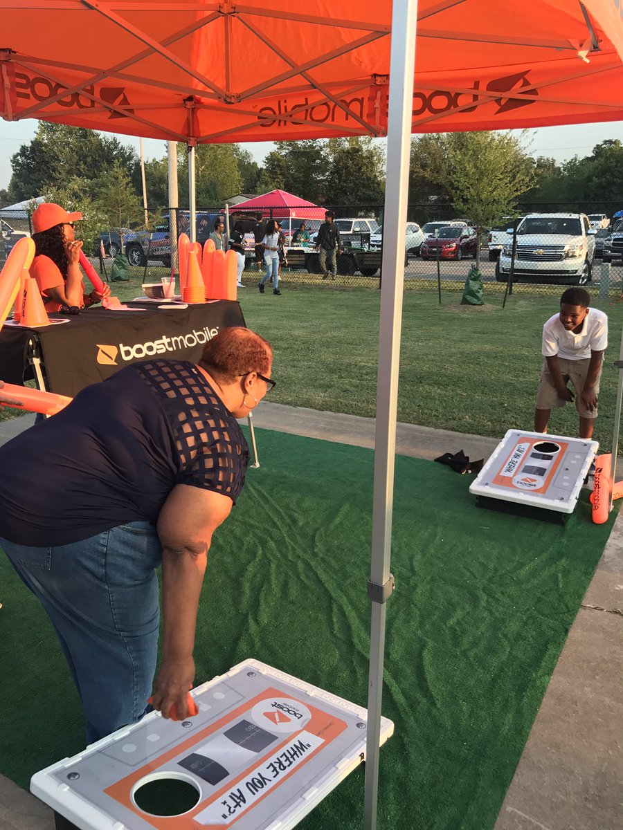 KellyEveleigh's tweet photo. #playtowin #cornholegames @boostmobile sponsored #OKHSFootball @Easywireless1 @LMWadeClark @SprintSCentral @alexiaautin @JonDBlitz #switch https://t.co/VSBkXh3AH0