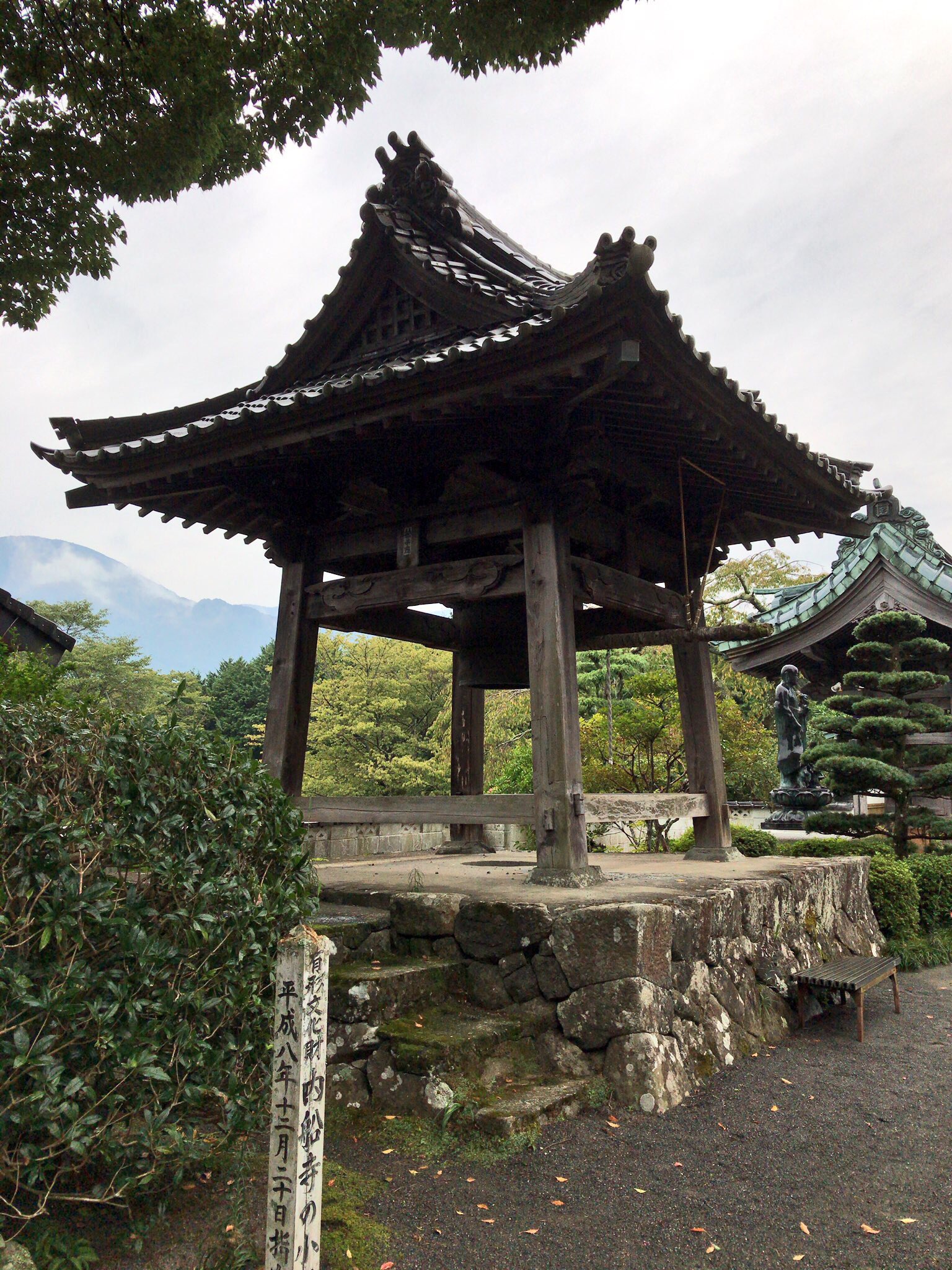 Twitter এ ぐんまの聖地巡礼 261 正住山 内船寺 山梨 映画 あさひなぐ ロケ地 です 二ツ坂高校なぎなた部が合宿を行った 白滝院 として撮影されました 庫裡は ないせんじ茶房 として利用されており あさひなぐの手作りパネルも展示されています 折角の