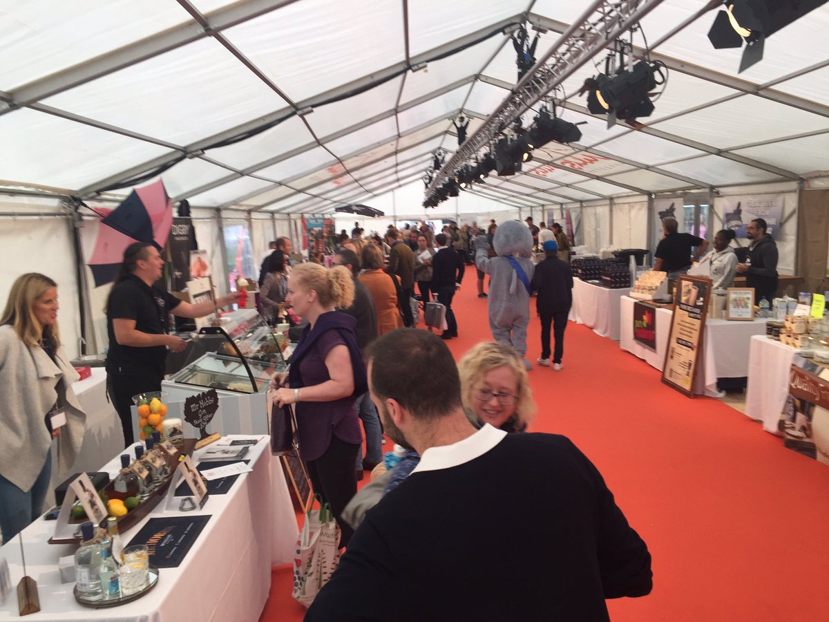 Henley_FoodFest's tweet image. Filling up nicely pop along were here until 6pm , or Sunday 10am-4pm #henley #foodfestival