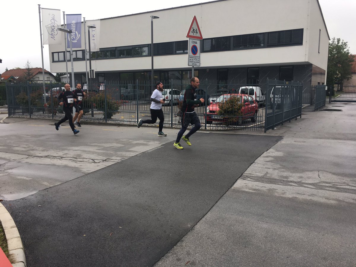 rokzagar's tweet image. #tekpoulicahzalca #beerfountain tudi z @uros_m