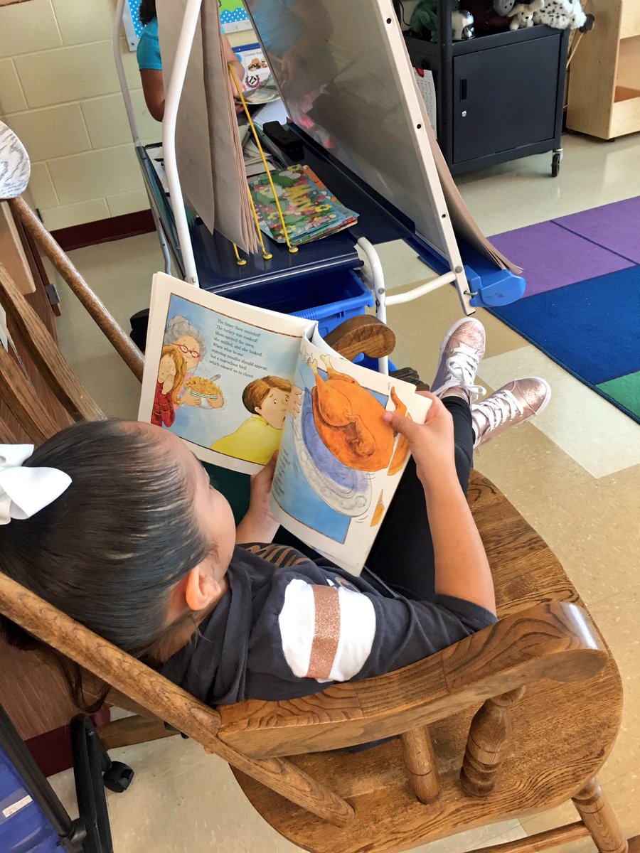 MRSwolfelin's tweet photo. Reader's Workshop in full effect!📖  #kindergarten #independentreading #sharedreading #rampsrocks https://t.co/QD7e9liKfL