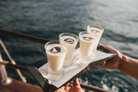 Make your #Vacation to #LosCabos a delightful experience... Sail the Baja peninsula aboard Tu Enamorado. Book Now! +52 624 105 0177