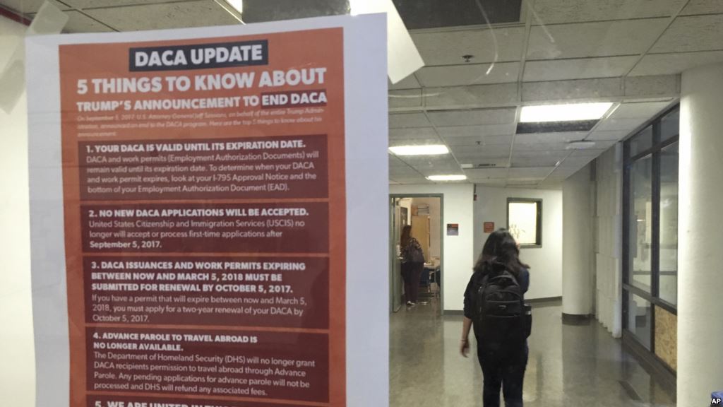 VOANews's tweet image. California to Become a Sanctuary State dlvr.it/PnP3ng