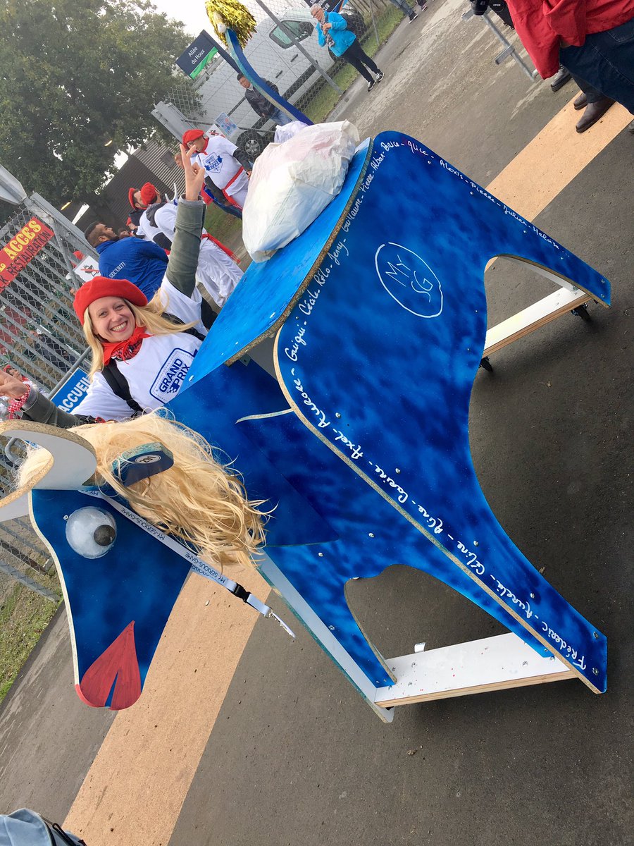 MY_SERIOUS_GAME's tweet photo. En direct du #GPMeuleBleue, MySG représente la #FrenchTech et la #Touraine 😎...
#afondlesballons https://t.co/HEdlP1Greu