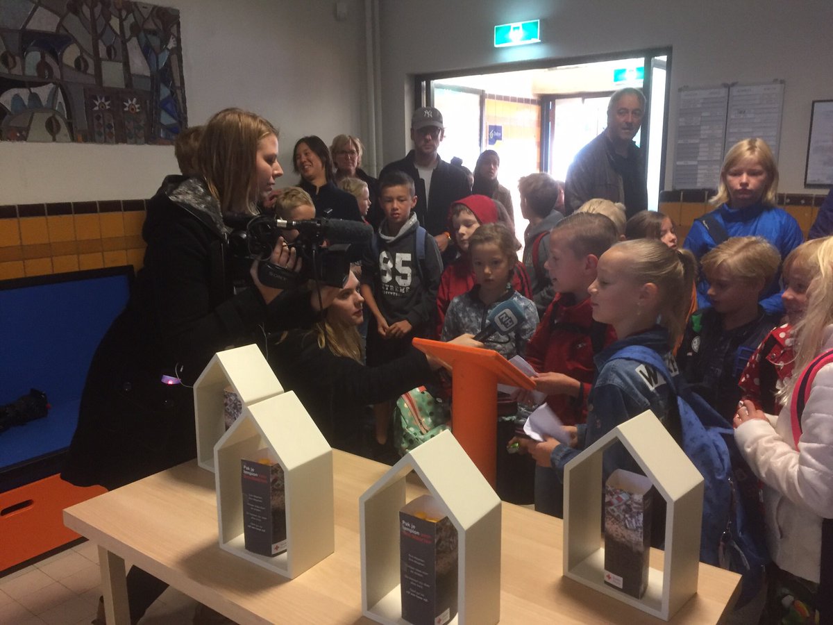 Spontane inzamelingsactie voor Sint-Maarten op de Lorentzschool en Villa  Vrolik lever €488 op.