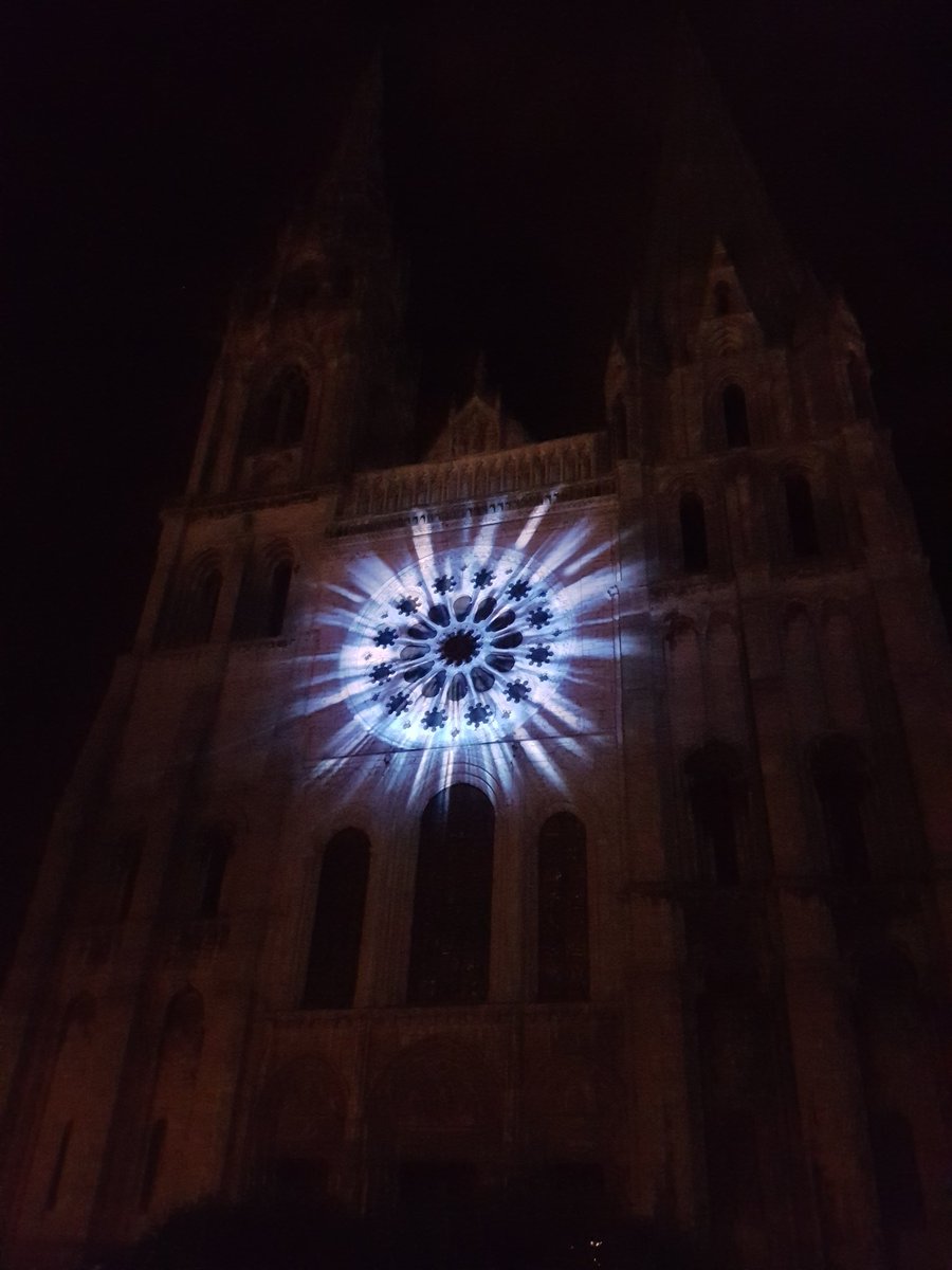 fromSFtoBKK's tweet photo. #Chartres #France #ChartresEnLumiere #Cathedrale #EureEtLoir https://t.co/eO0VOG9J3C