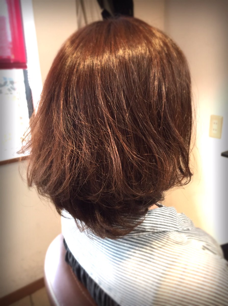 ট ইট র Tone Hairsalon こんにちは 久しぶりのスタイルの紹介です ローレイヤーベースのミディアムにデジタルパーマをon カラーはブラウン系で明るめに 短めな前髪がキュートなスタイルです カット デジタルパーマ カラー 担 Jun 予算 000