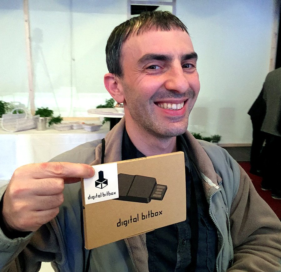 BitBoxSwiss's tweet photo. Co-founder Douglas Bakkum & rockstar @ToneVays at @finance20ch 's #Crypto17 SOLD OUT event
@F10_accelerator
#CanYouKeepASecret https://t.co/tsUSGQeDyR