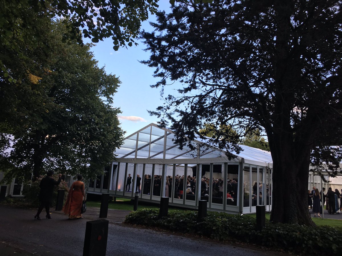 FloreyMarquees's tweet photo. It's been a week of #oxford #university #Marquees this week. St Johns, St Hilda's and Said Business graduations. Great effort guys https://t.co/aLlyhQzHH4