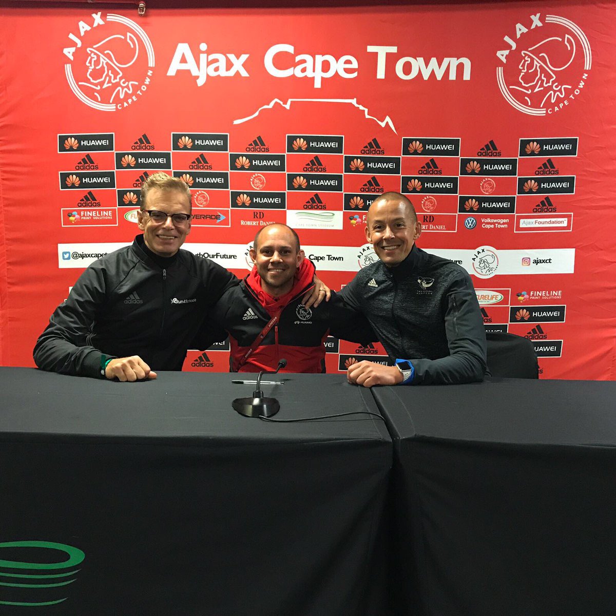 janknaap's tweet image. It's official! Ook in 2018 organiseert communityteam van Ajax CT soccer clinics bij #run4schools #OurYouthOurFuture