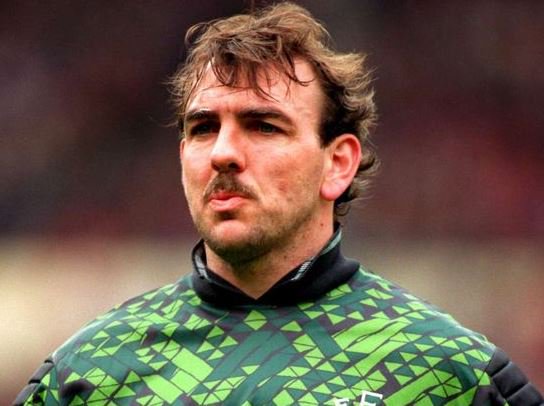 Happy birthday to former Everton and Wales goalkeeper Neville Southall, who turns 59 today! 