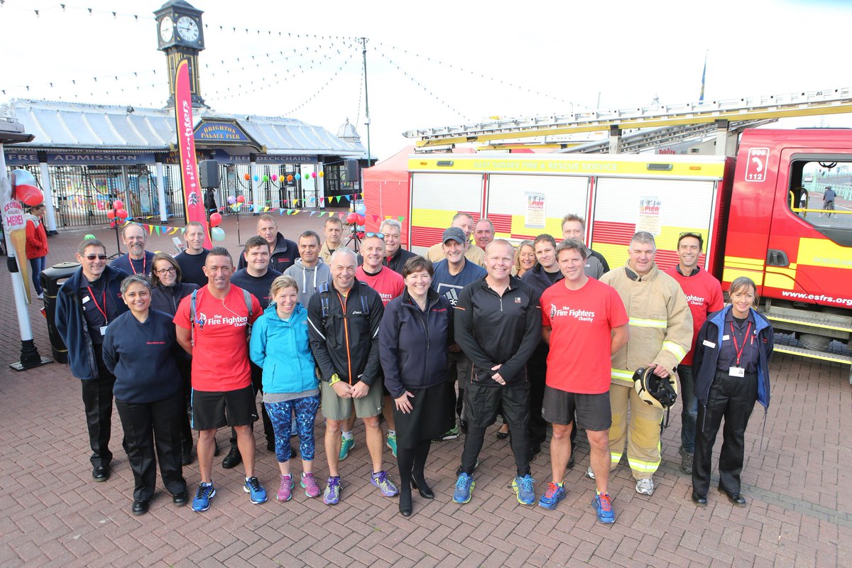 brightonsnapper's tweet photo. Good luck,safe journey to all on the #3pierchallenge from Palace Pier running through to Eastbourne &amp; Hasting Piers @CFOESFRS @EastSussexFRS https://t.co/ACJUWZD8Al