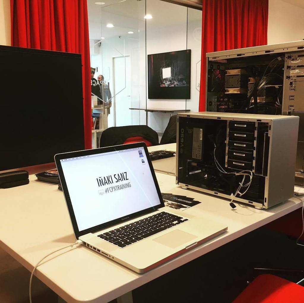 inakisanz's tweet photo. Rodeado de NAS en el #fcpxworld #sohoeditors #fcpx #fcpxtraining https://t.co/GoIJ9sGQYM https://t.co/62L02brsI0