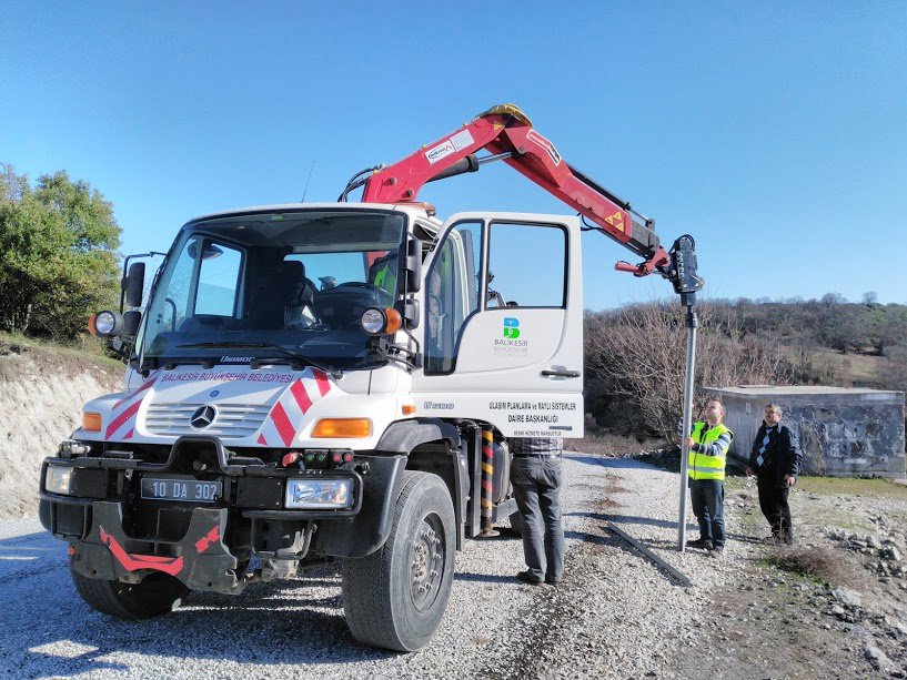 MikronHidrolik's tweet photo. Direk Çakma Vinci
#vinç #crane #trafficsignal #roadsignature #unimog #mercedes #trafik #ulaşım #ctp #omega #piledriver #hammer #Turkey https://t.co/06hsPihmqY