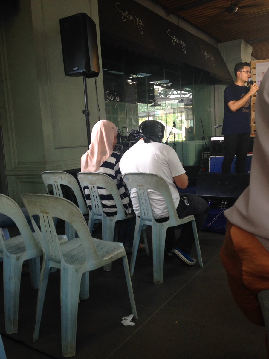 _sylvyregui04's tweet photo. Found this Rabak silent man being black-plastic-bag-head huhu #KLLepark @projekrabak @Sefasilent https://t.co/onrF8rKe46