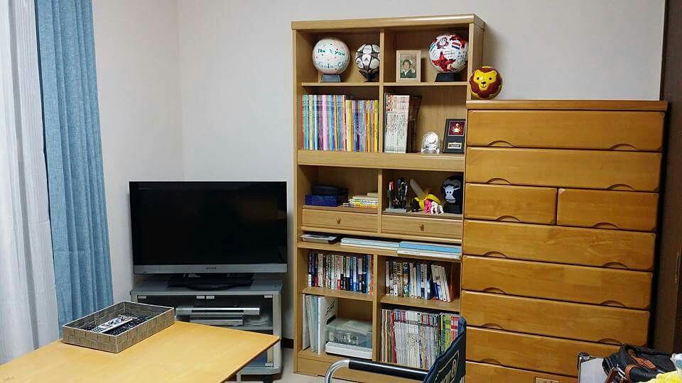 ট ইট র Ryogo Keyaki 台風の影響か 雨すごいやんけ 怒 ちゅ 事で 部屋の掃除 まぁ 僕の部屋は こんな感じ 笑 ダサい 部屋のセンス無い 自覚はある けど そんなの知らねぇ 笑 台風 ばかやろう 雨 外出 無理 部屋 公開 掃除 きれい