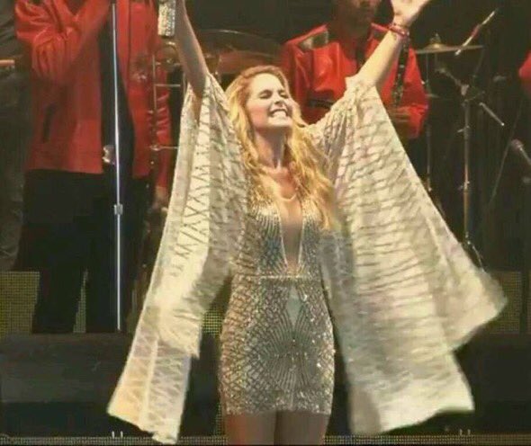 LuceroMexico's tweet photo. Gracias de todo corazón #CULIACAN por una noche maravillosa!! Gracias por su presencia, su cariño y sus aplausos! #puroSinaloa !! 😍😘🎉 https://t.co/TEWuC9ozSg