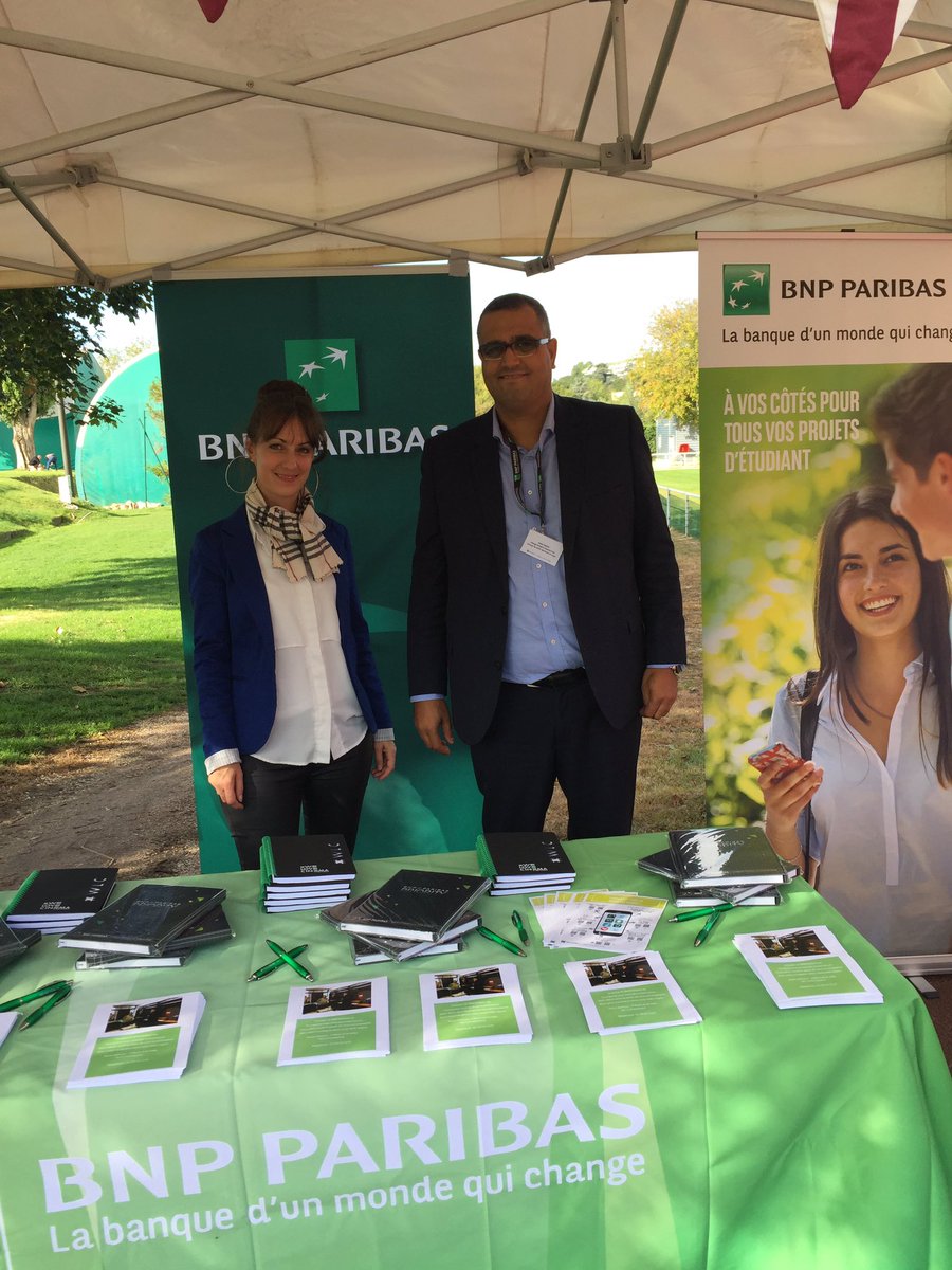 Bekhti14's tweet photo. Belle journée au pecq pour le groupe de St Germain en Laye au côté du lycée international pour marquer la rentrée scolaire ! https://t.co/wbU9aiCJ9v