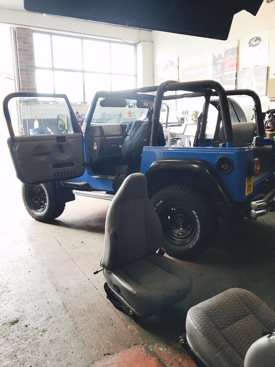 QueensService's tweet image. Jeep 🚙 rebuild