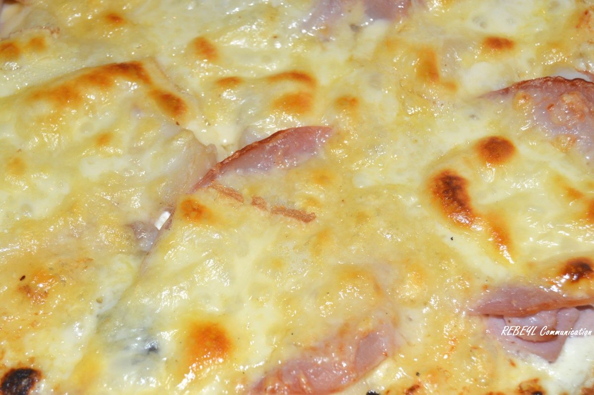 lepascalou34's tweet image. Le temps étant de circonstance, notre Pizza Raclette reprend du service!