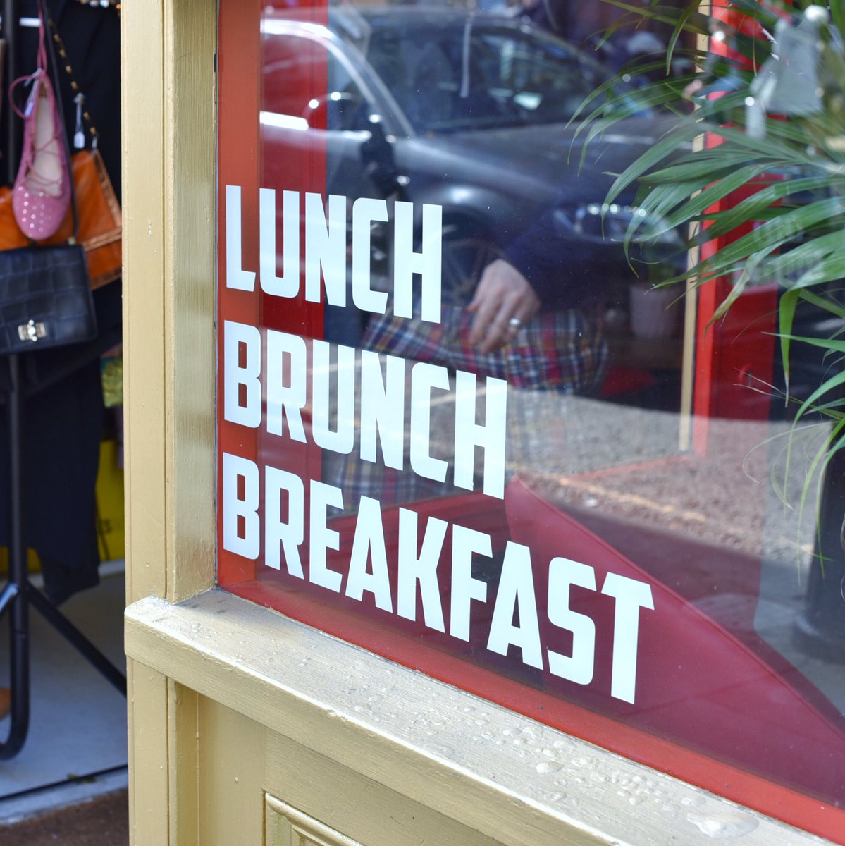 Hungry? We got you covered  for breakfast, brunch and lunch. Welcome.