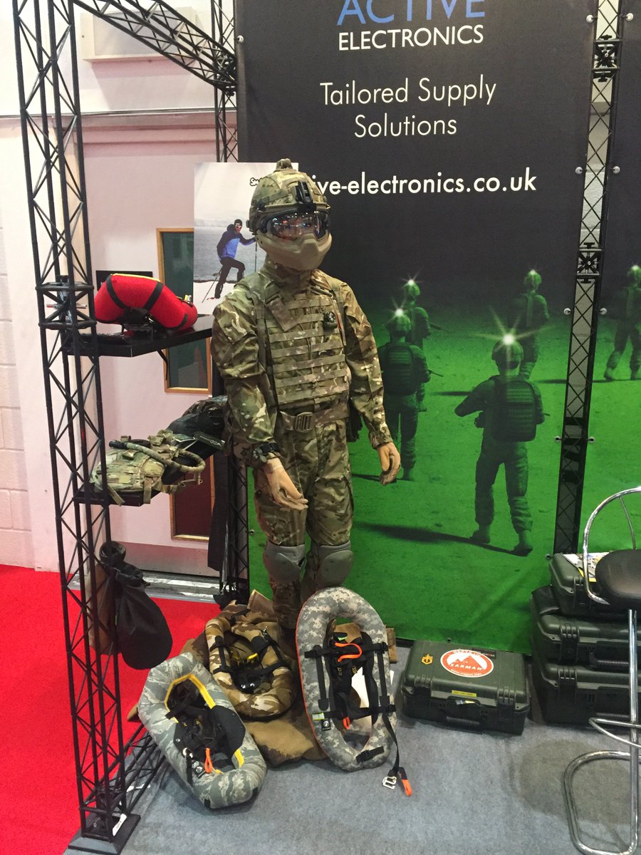 SmallFootEU's tweet image. This past week we were at @DSEI_event showcasing our snowshoes! Thanks to our partners from Active Electronics.