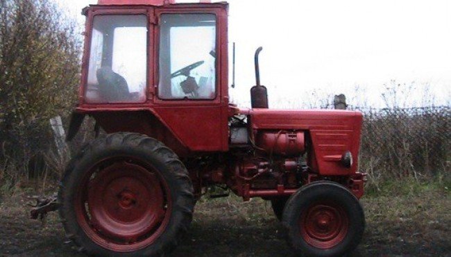 lovegrodno's tweet image. Возле Гродно задержали катающихся на сломанном тракторе пьяных сельчан dlvr.it/PnNqlv