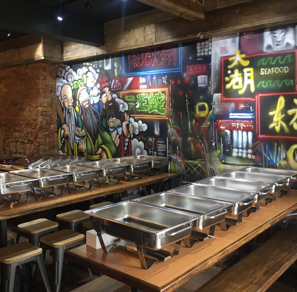 Busy afternoon for <a href="/bigbowln15/">BigBowlTottenham</a> as we'll be catering for a beautiful couples wedding today. Feeding 300+ guest.