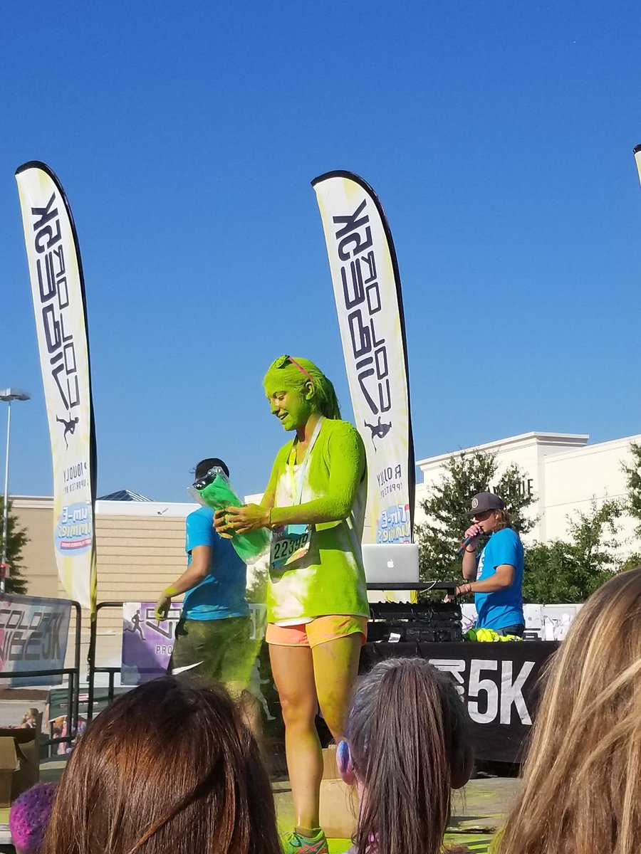 MISH2HOT's tweet photo. #ColorVibe https://t.co/GvN4QOmpRc
