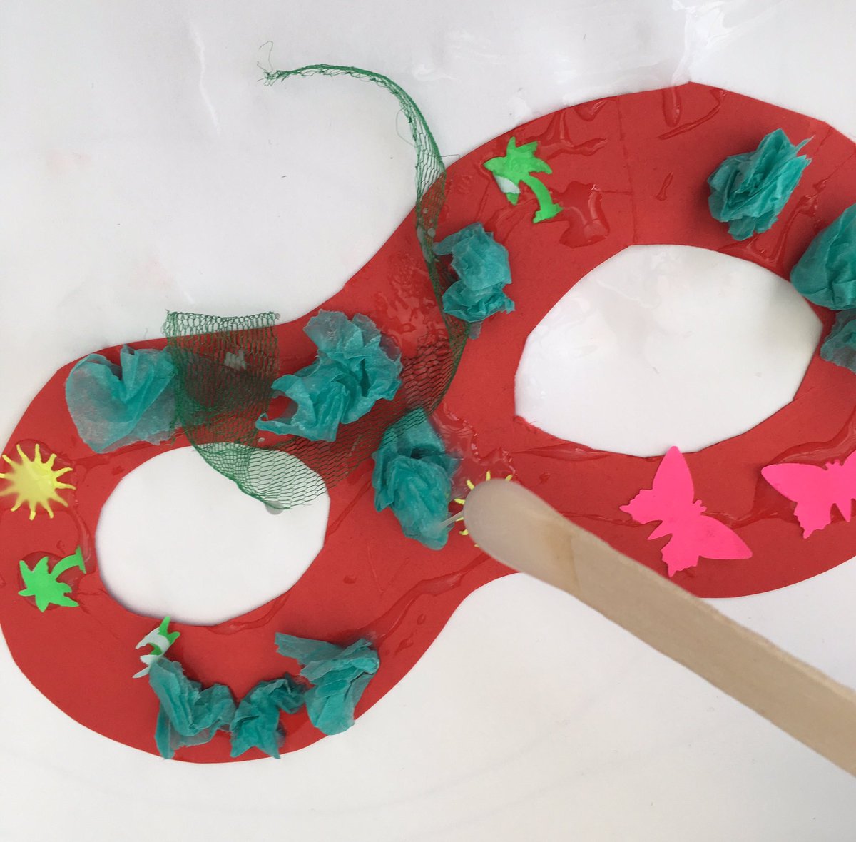 senresourceblog's tweet photo. @craftmonthly box arrived, so we've been busy colouring dinosaurs, practising writing in our notepad &amp; making masks with our craft goodies! https://t.co/JouX4pkRx9