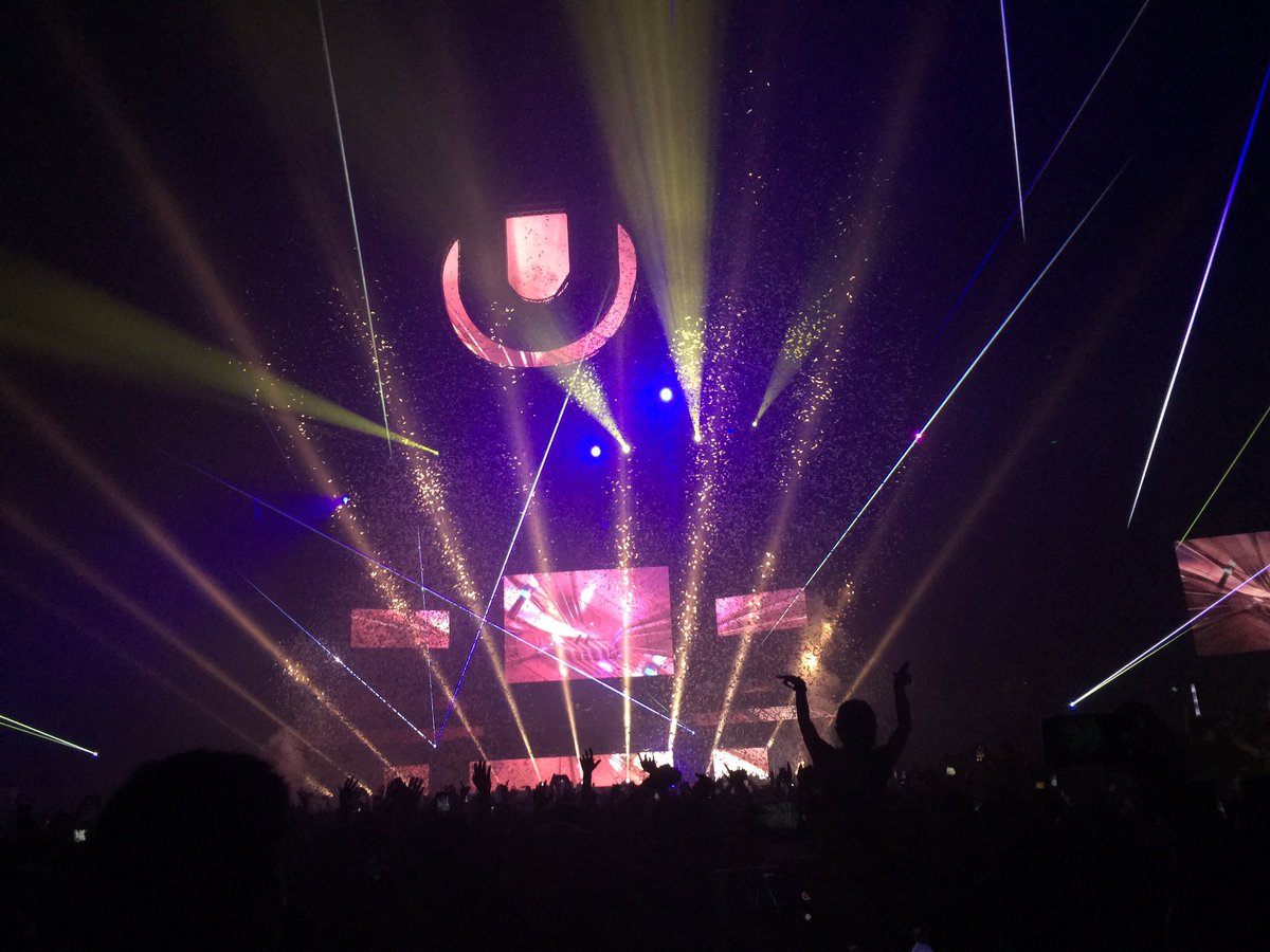 heyyyymartin's tweet photo. Lit π₯ #RTUPH #RTUPh2017 https://t.co/K2pfgthzRd