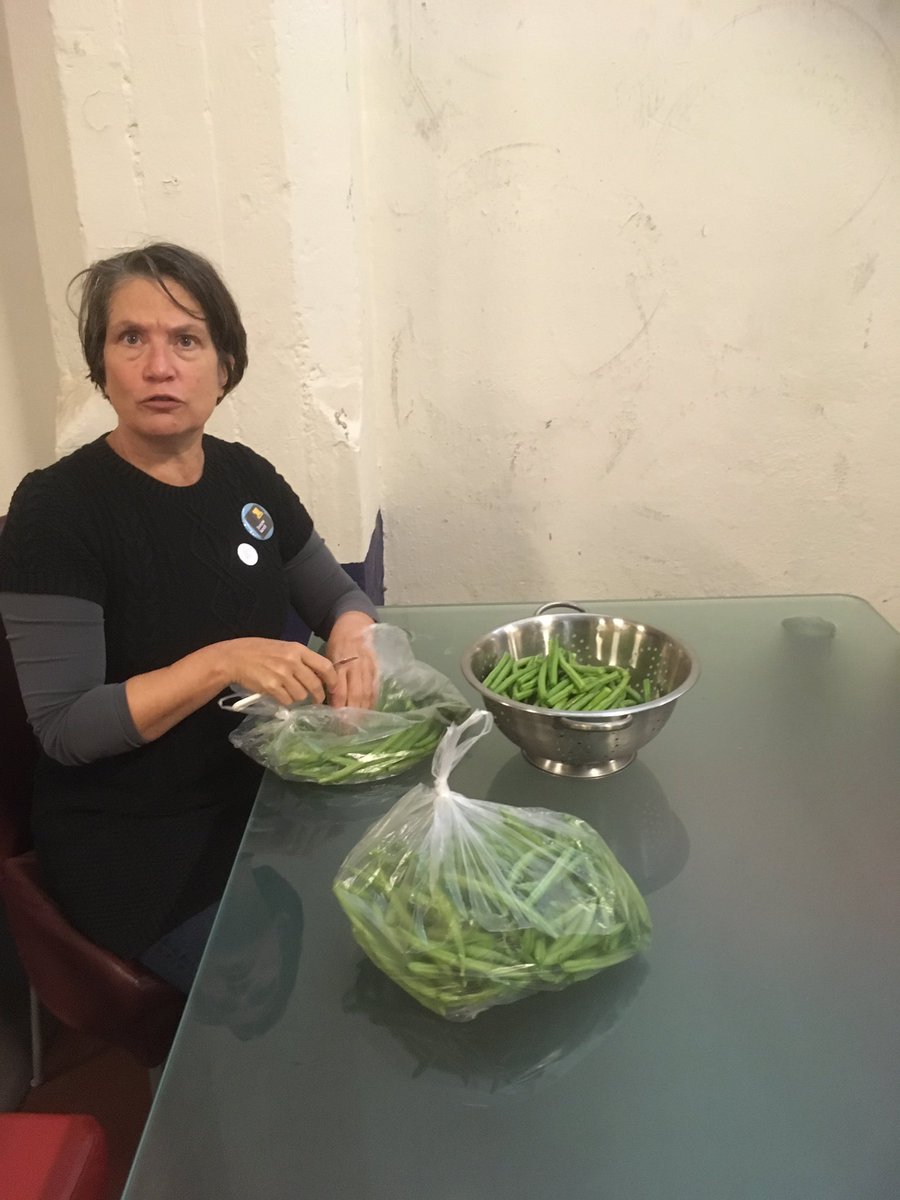 timmietovenaar's tweet photo. Zes kookplekken, tig Delfshavense initiatiefnemers en 'n hoop gesprekken a/d keukentafel: #InitiatiefrijkDelfshaven  https://t.co/96dpR6U5ht https://t.co/lABkY5EhAq