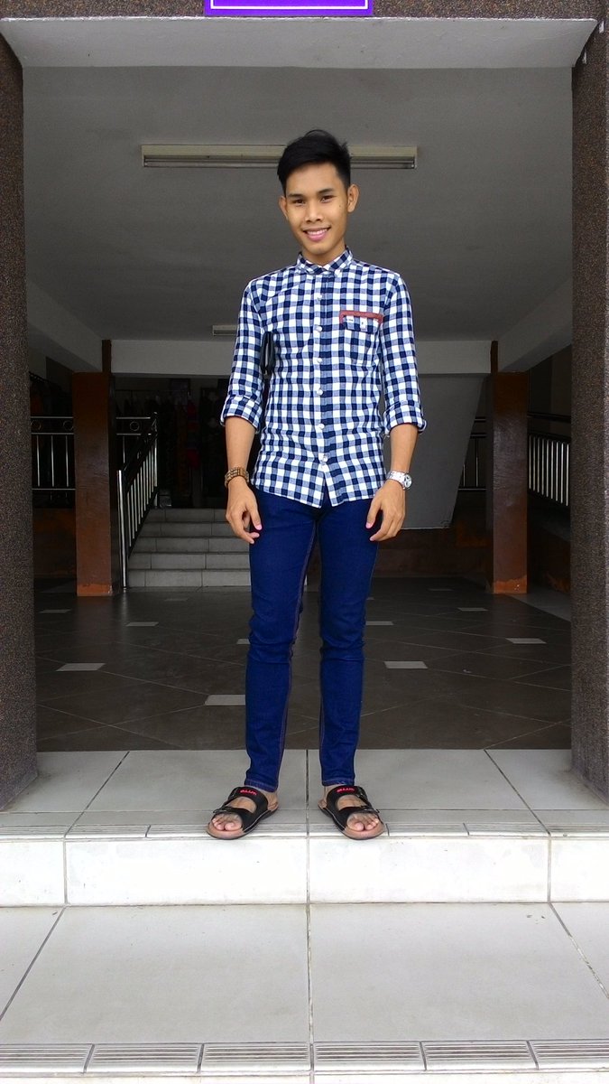 Nikafiqofficial's tweet photo. Dari mata turun ke hati awak... 😘😘 https://t.co/mFQoTUnGeR
