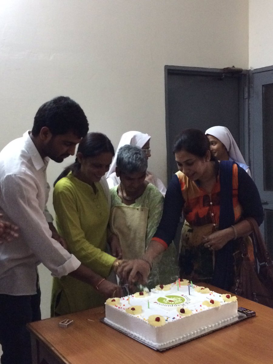 raoakash02's tweet photo. Special occasion,special day,special people. #rootsofhappinessngo #firstanniversary #president_rootsofhappiness https://t.co/2REVIXsLAU