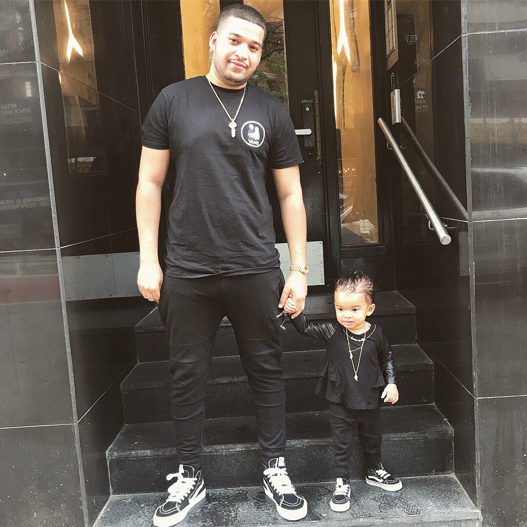 Tim_Diddy's tweet image. Pull up in all black wit my twin 💪🏼🙌🏼😍👸🏻