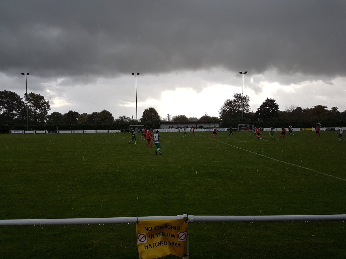 alanhumphries9's tweet image. Comfortable 4 nil win for @DarrenLynch77 @nptfc @AdamPryke8 commanding and versatile at the back despite tricky conditions #lightdrizzle