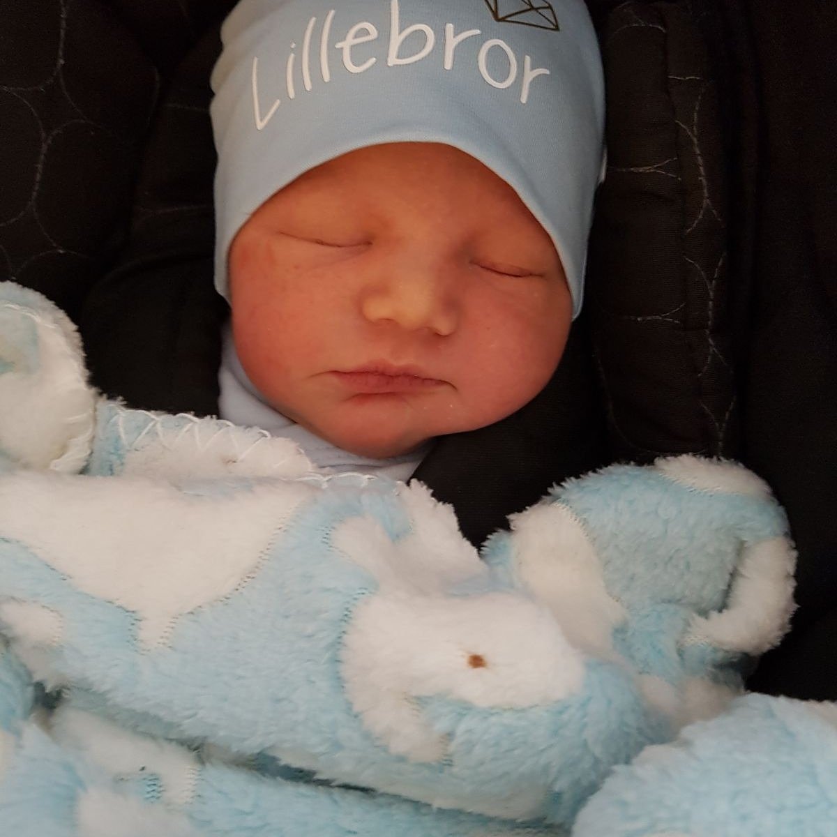 UlrikaBacka's tweet photo. I`m so proud. Another  viking in the family. VIDAR💙💙💙 https://t.co/Vdy9HKyrnE